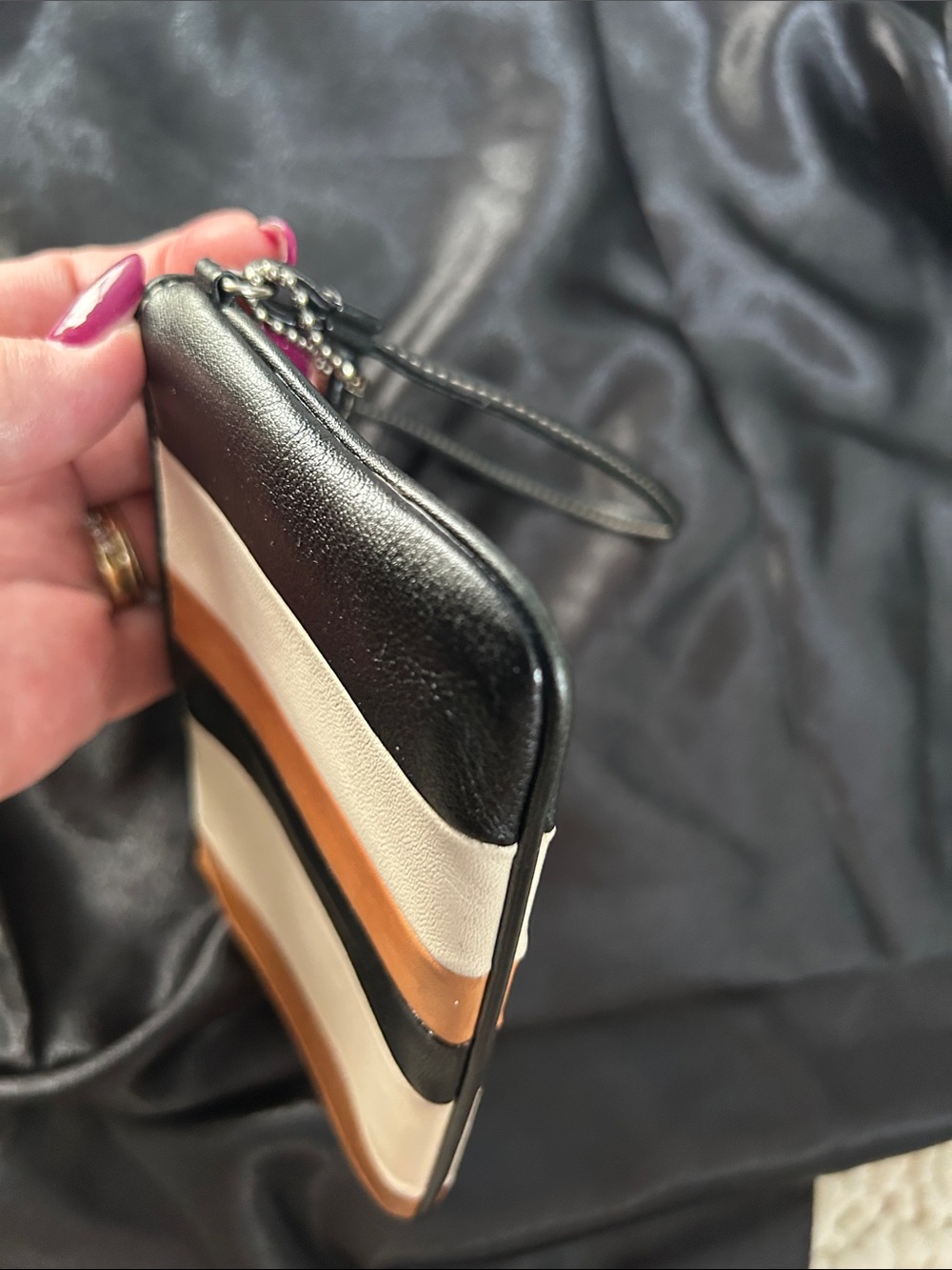 Coach Ergo Vintage Leather Wristlet Clutch in Black, White & Tan in EUC - Picture 6 of 12